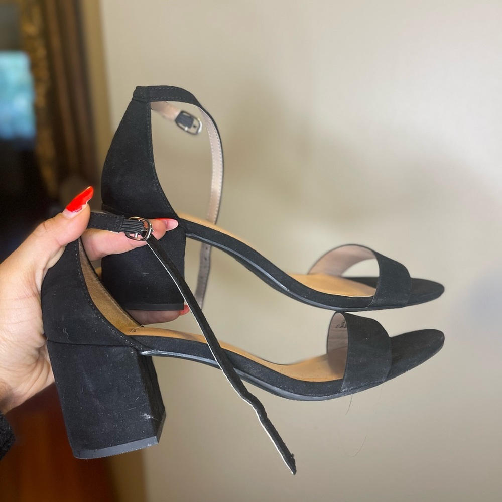 Black small heals